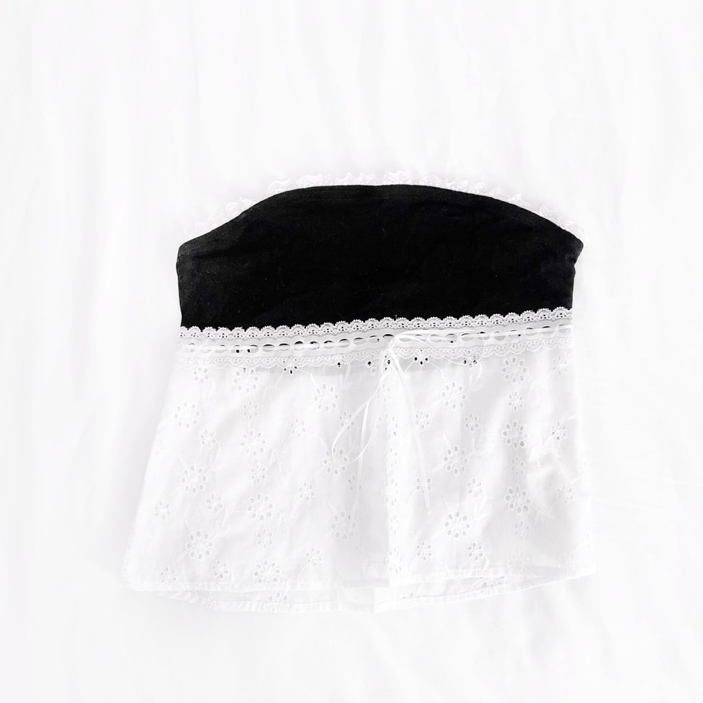 ♡ 3/$25 ♡ Eyelet Bow Tube Top